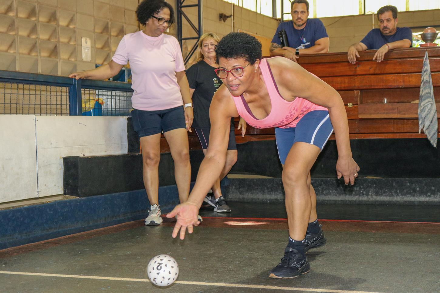 Bocha garante diversão às participantes da quinta edição do Vem Jogar