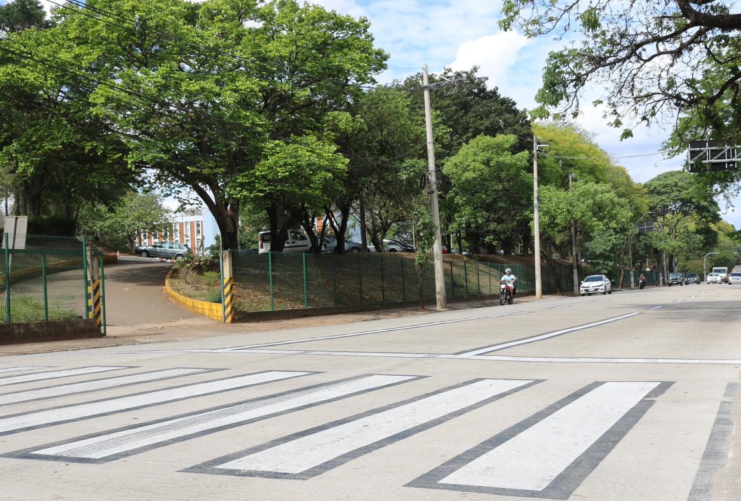 Pavimentação em concreto na avenida Limeira é concluída