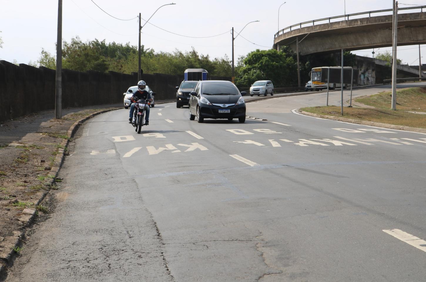 Prefeitura inicia nova fase da pavimentação em concreto na avenida 1º de Agosto nesta quarta-feira, 16/10