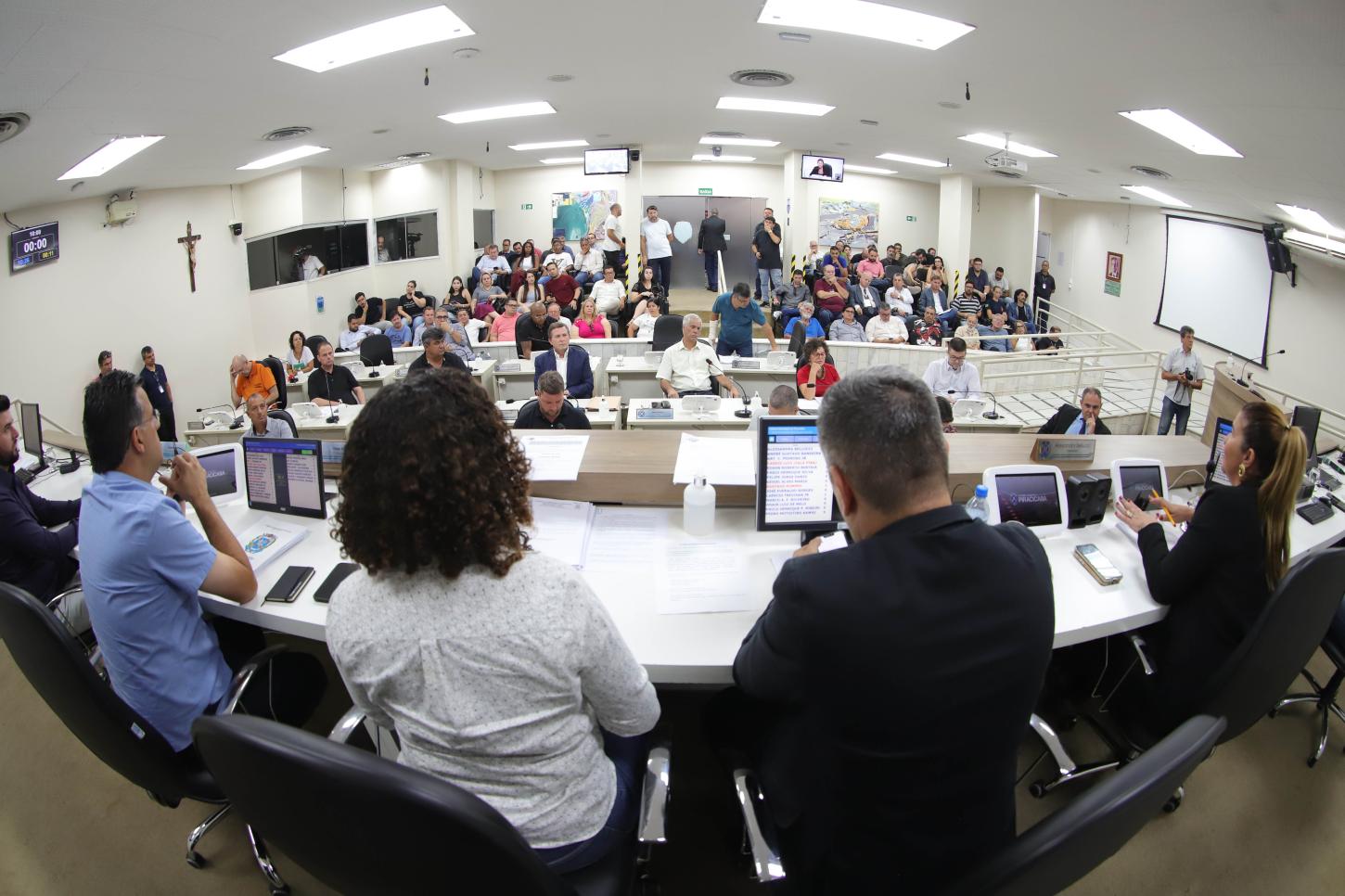 Projetos de reforma administrativa na Prefeitura e no Semae são aprovados