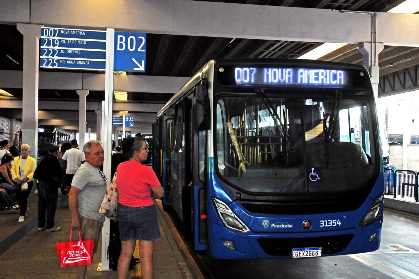 Três linhas do transporte público terão ajustes de horários