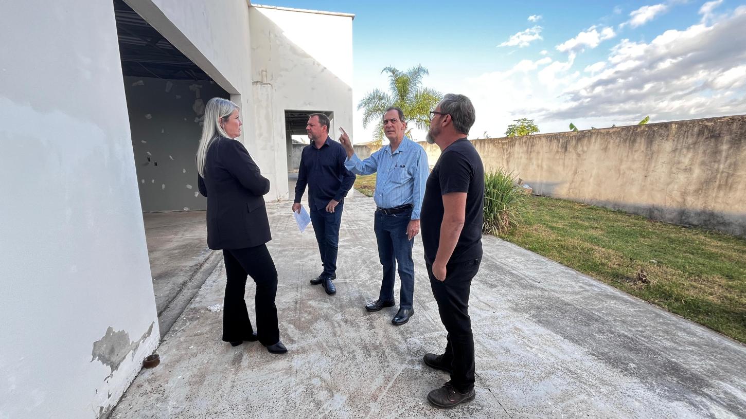 Prefeito e secretários visitam obras da Escola Municipal do bairro do Tatuapé