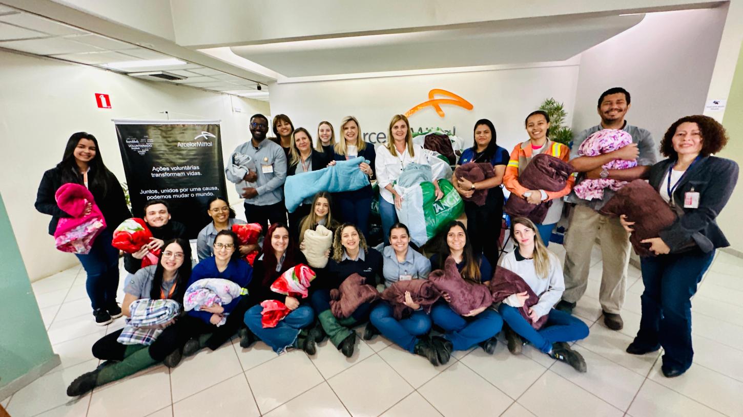 ArcelorMittal doa mais de 2.300 peças de inverno ao Fundo Social de Solidariedade
