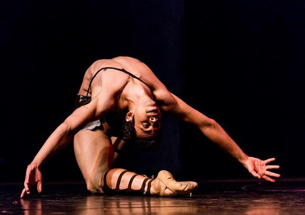 Cedan apresenta o espetáculo Carmen no Teatro Erotides de Campos