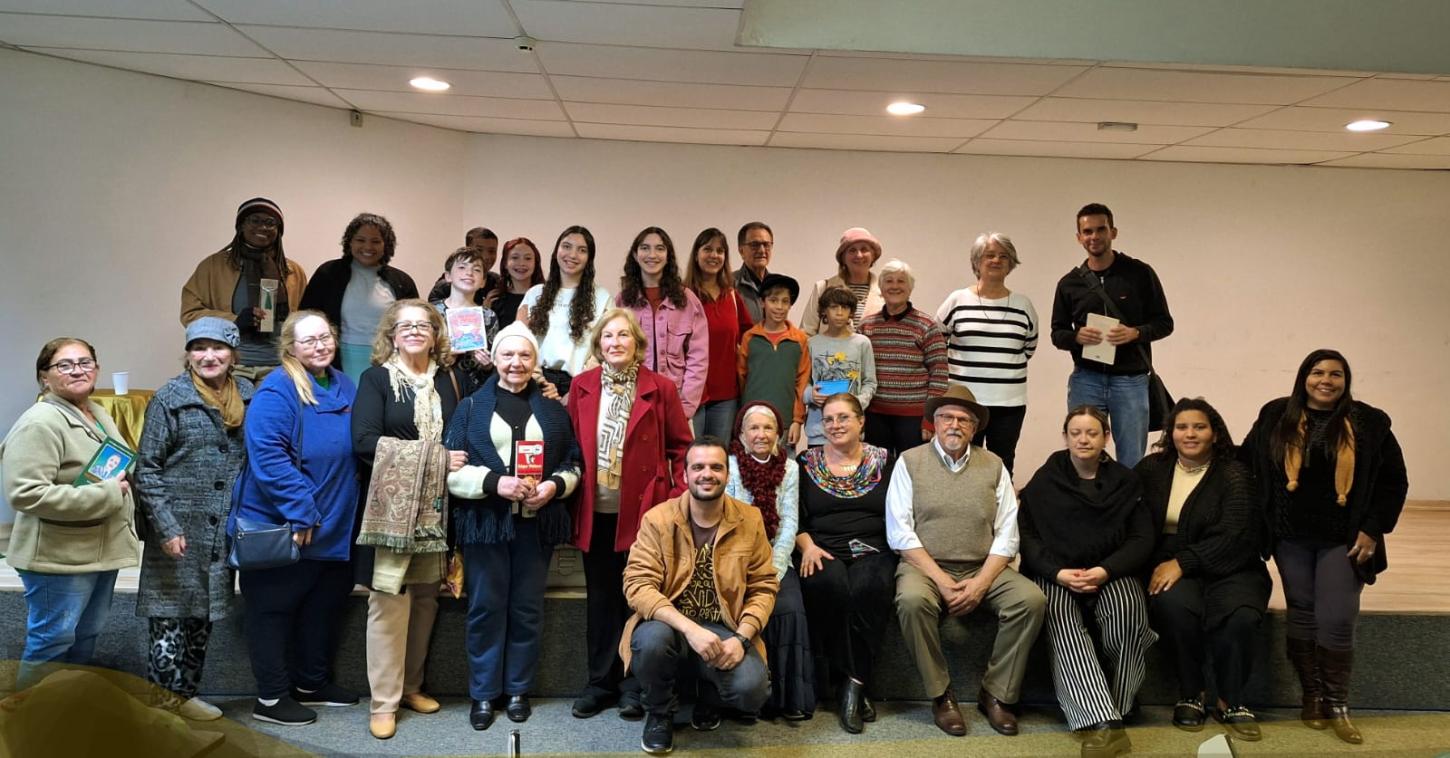 Oficina literária Viagem Poética acontece na quinta-feira, 07/08, na Biblioteca Municipal