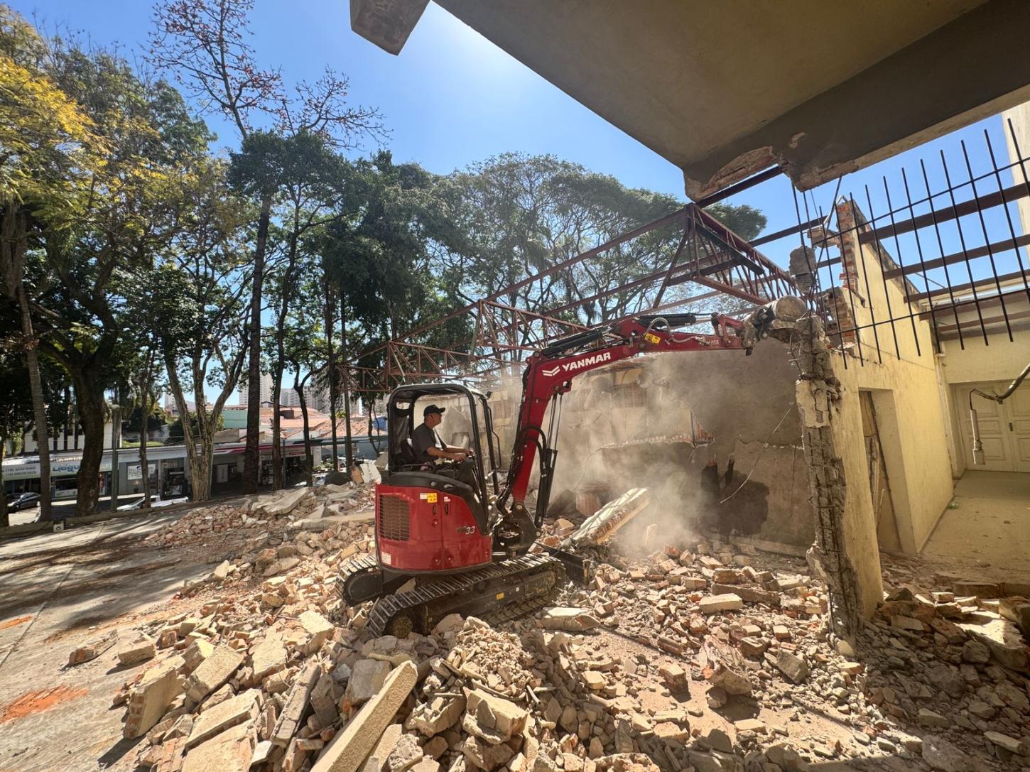 Prefeitura inicia obra de reforma no Teatro Municipal Dr. Losso Netto