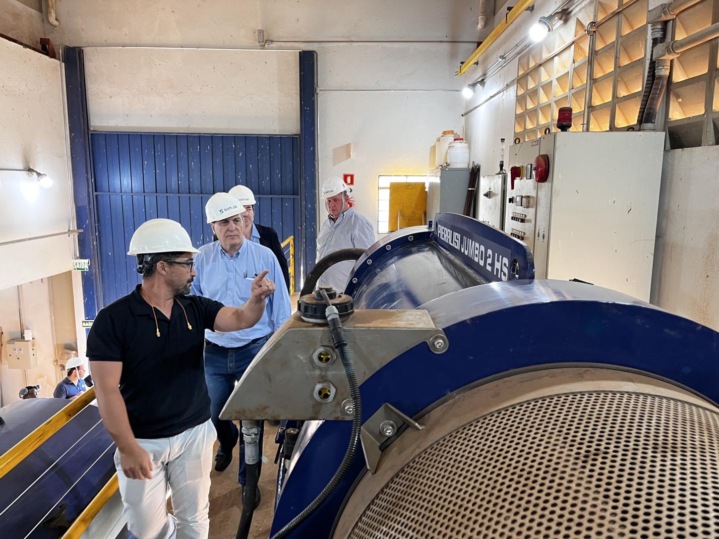 Prefeito Helinho Zanatta visita Estação de Tratamento de Lodo na ETA Capim FinoPrefeito Helinho Zanatta visita Estação de Tratamento de Lodo na ETA Capim Fino