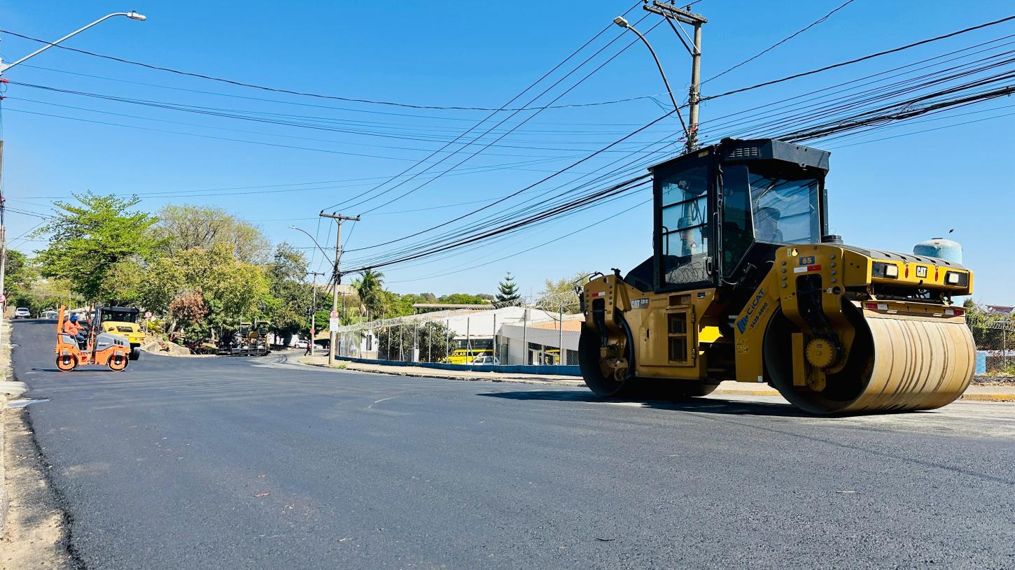 Prefeitura inicia recapeamento na avenida Brasília