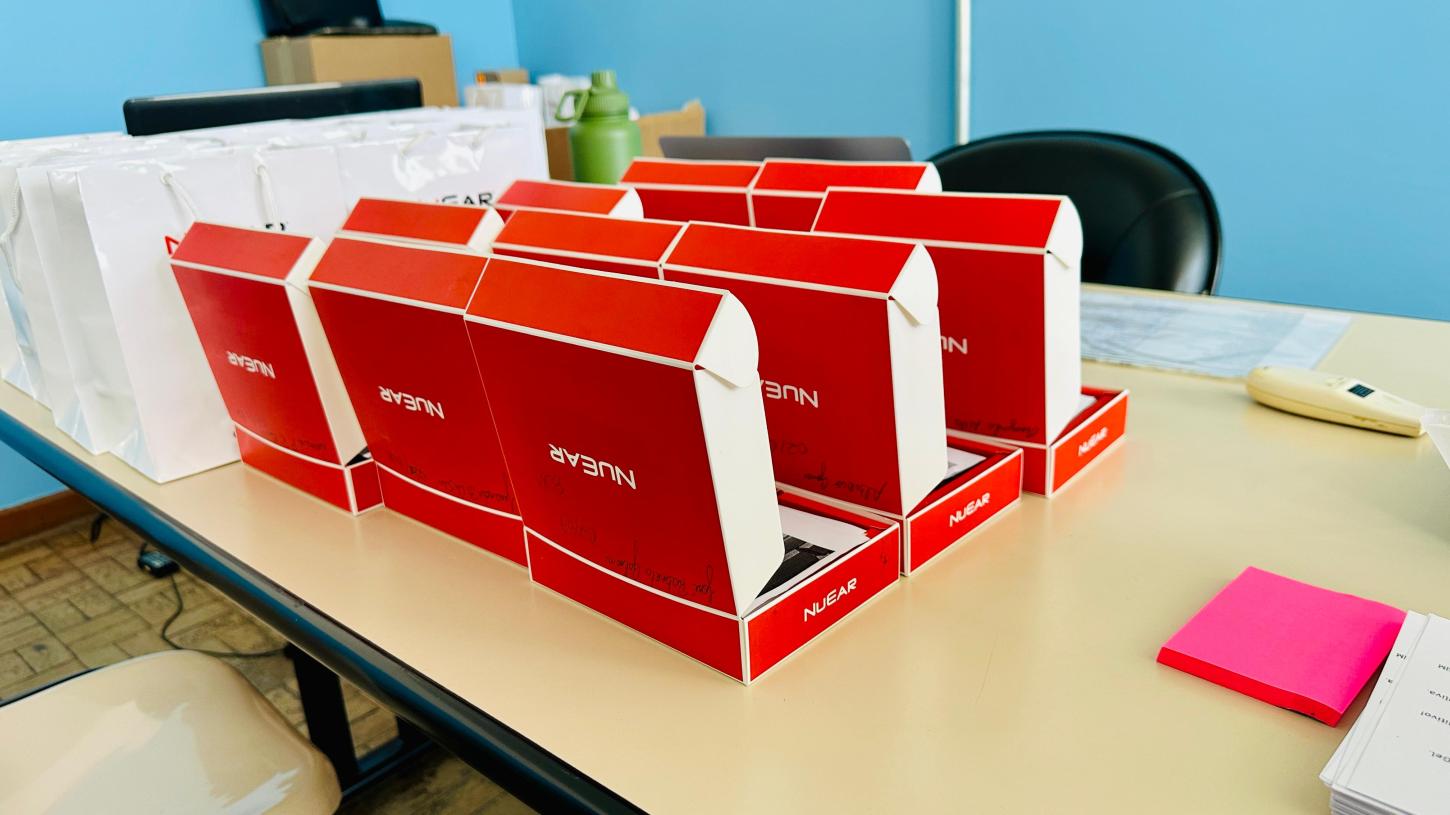 Prefeitura realiza mais uma etapa da entrega de aparelhos auditivos e avança para zerar fila de espera