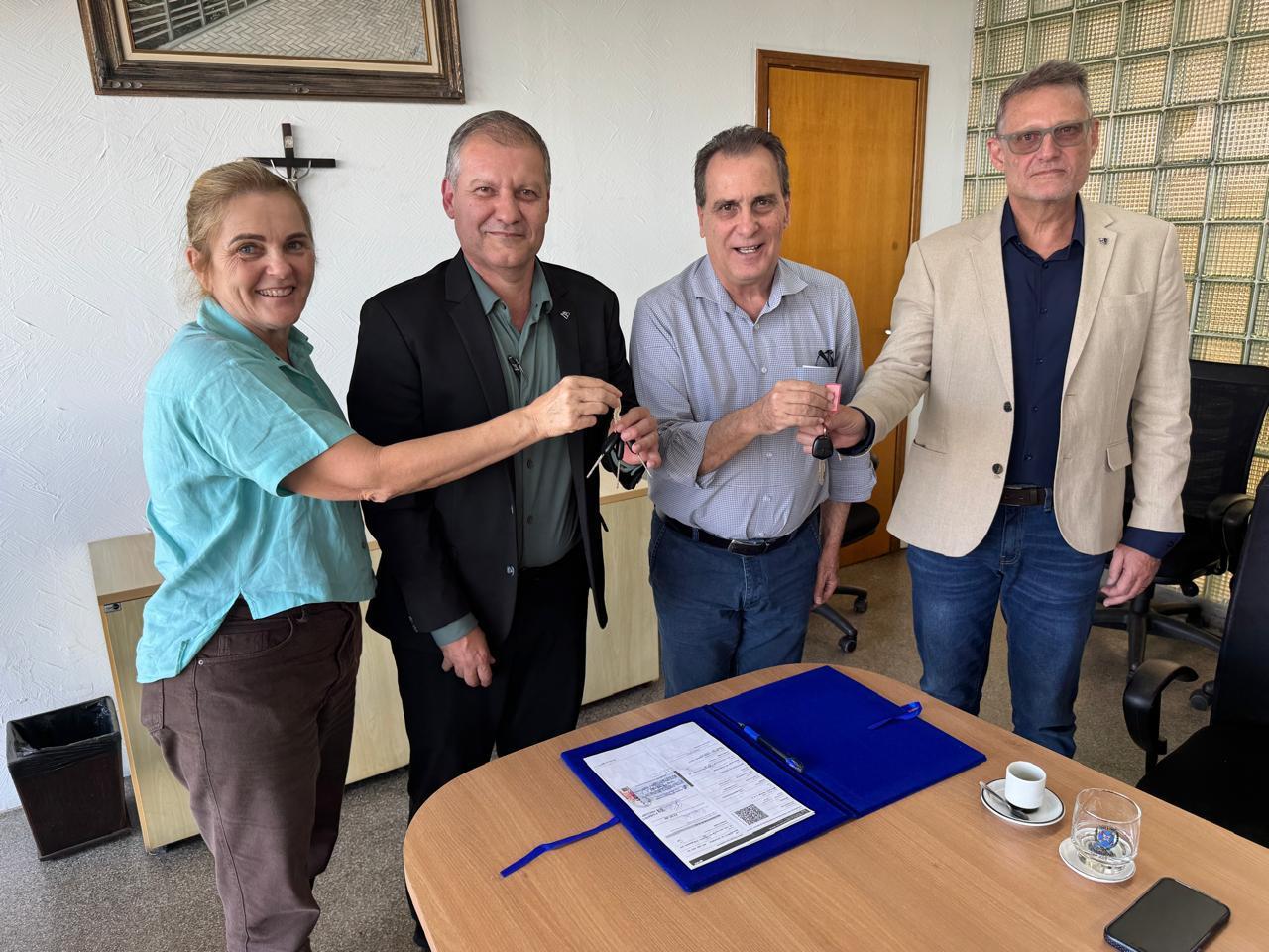 Fundo Social recebe veículo da Receita Federal para reforçar ações no município