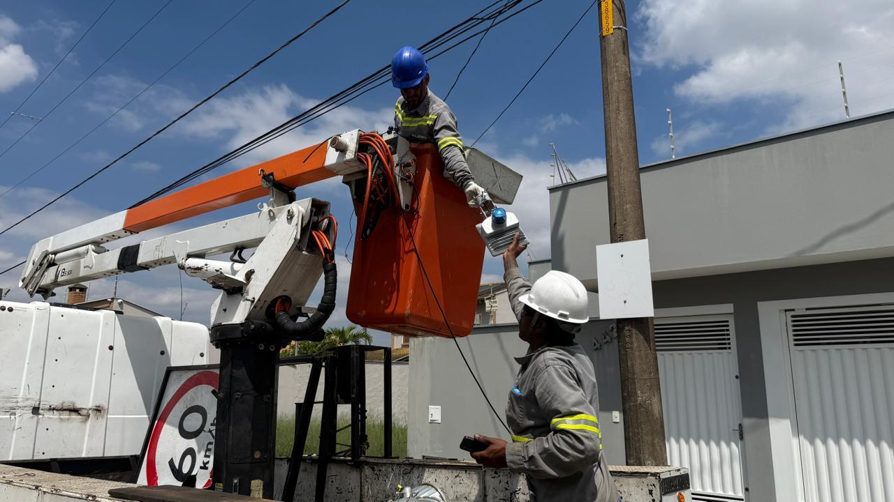 Prefeitura inicia troca da iluminação em loteamentos de acesso controlado