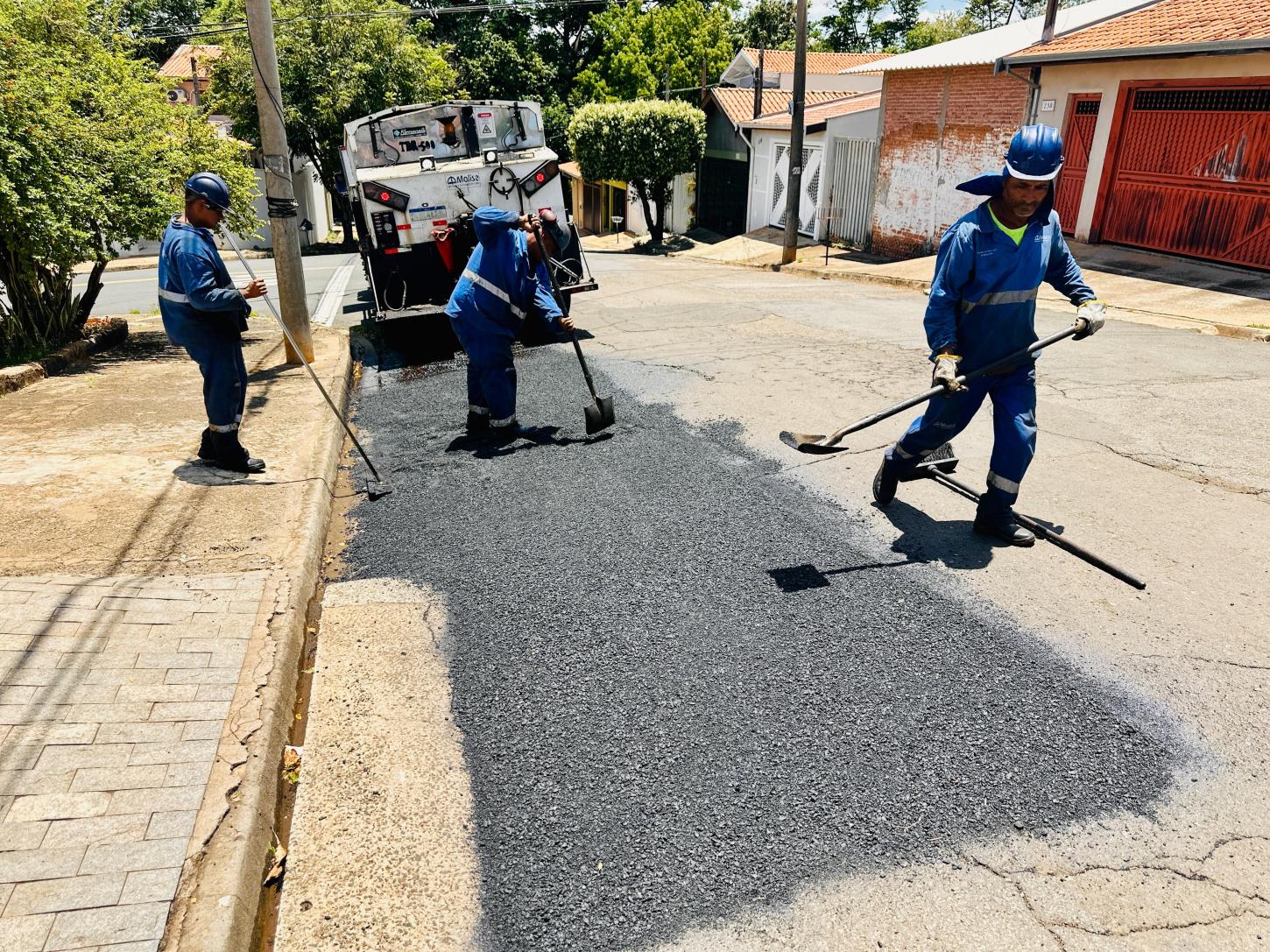 23 vias receberam serviços de tapa-buraco na última semana