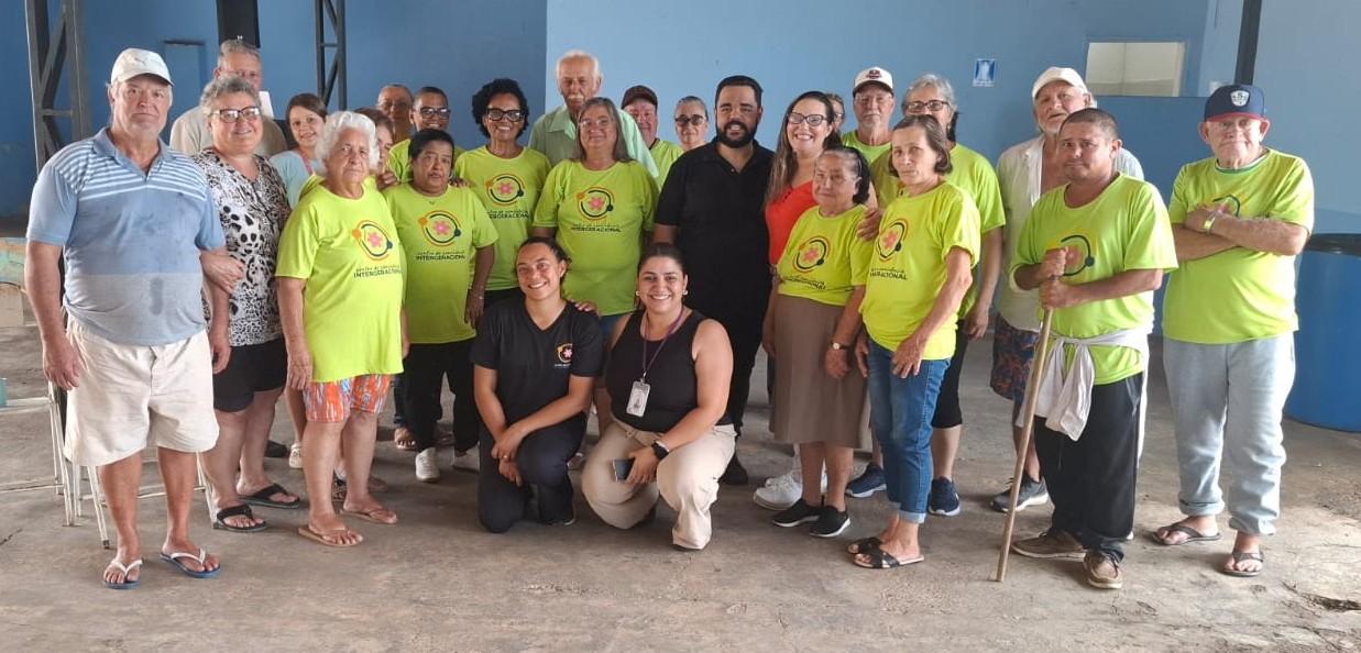 Grupo de convivência da USF Anhumas faz baile para encerrar atividades do anoGrupo de convivência da USF Anhumas faz baile para encerrar atividades do ano