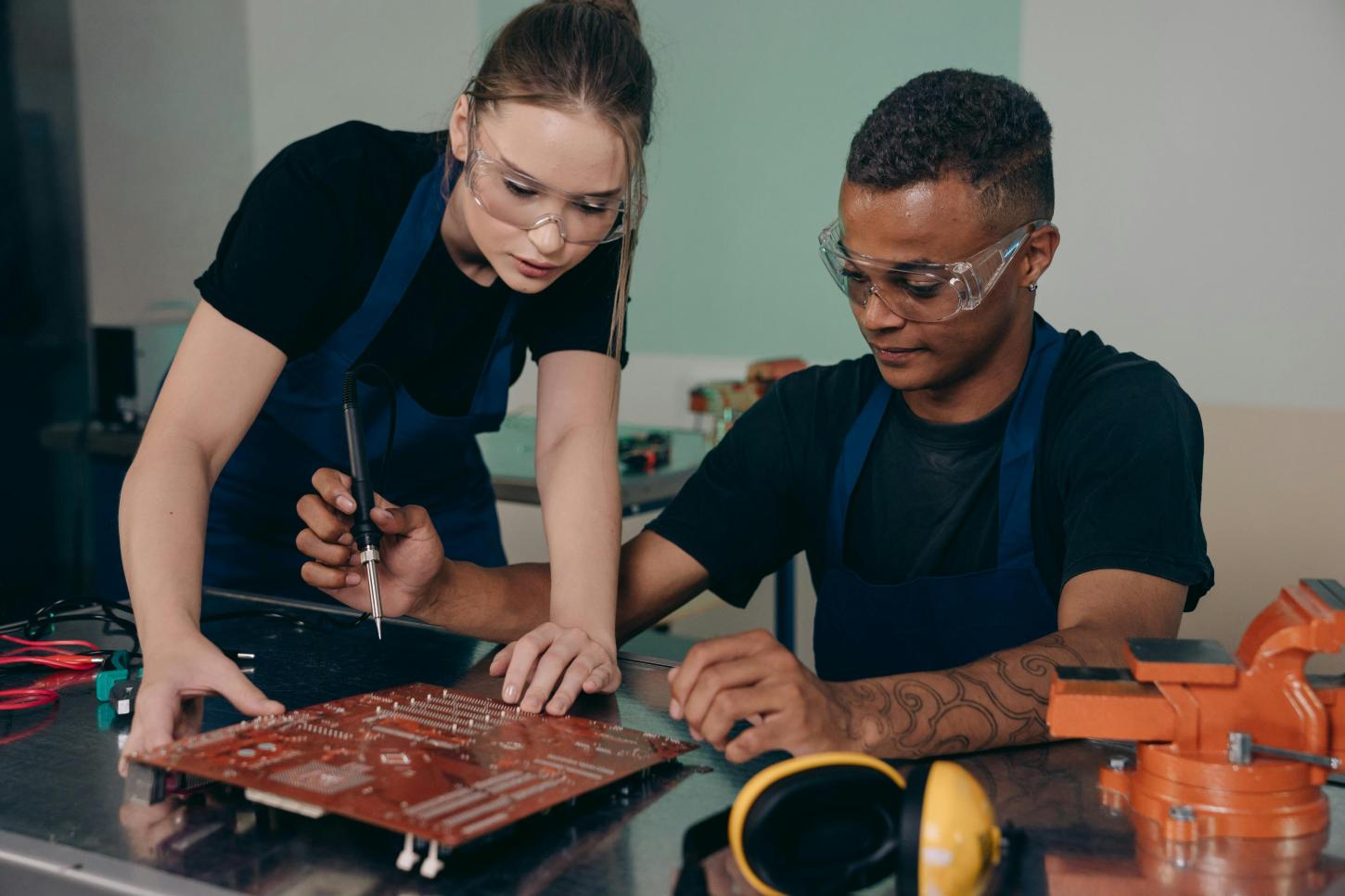 Inscrições para curso gratuito de auxiliar de manutenção industrial seguem abertas até quinta-feira, 18/12