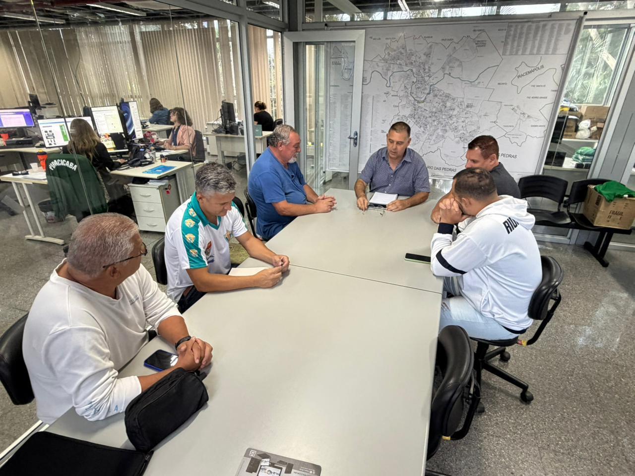 Secretaria de Esportes propõe a dirigentes calendário unificado de torneios de futebol amador e varzeano   