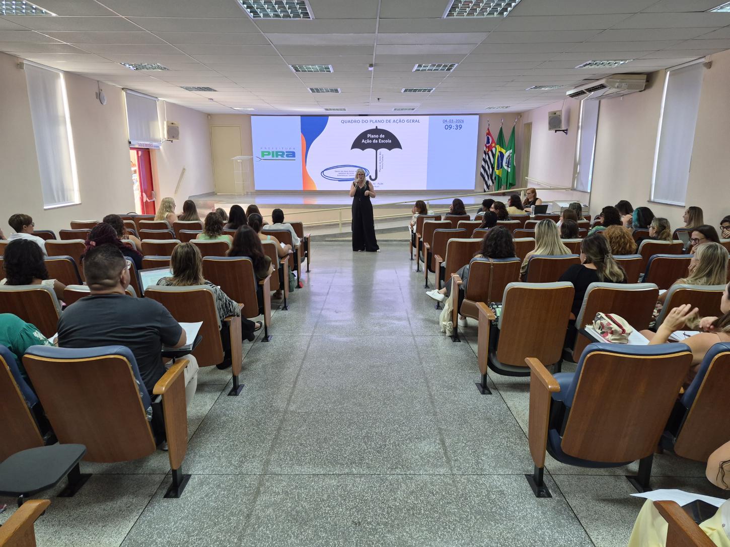 Coordenadores da rede municipal iniciam atividades preparatórias para Saeb e Saresp