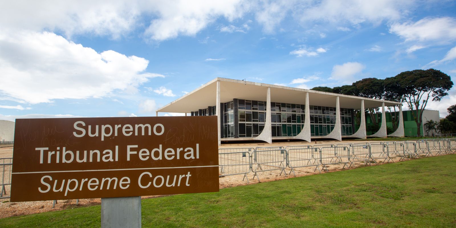 Decisão do STF permite penduricalhos de até 70% acima do teto