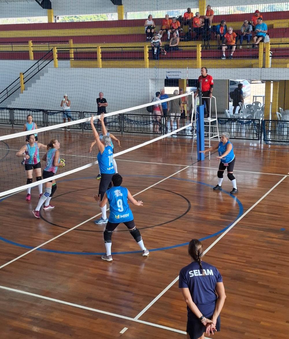Voleibol adaptado tem saldo positivo na primeira rodada da Copa Amigos do Esporte   