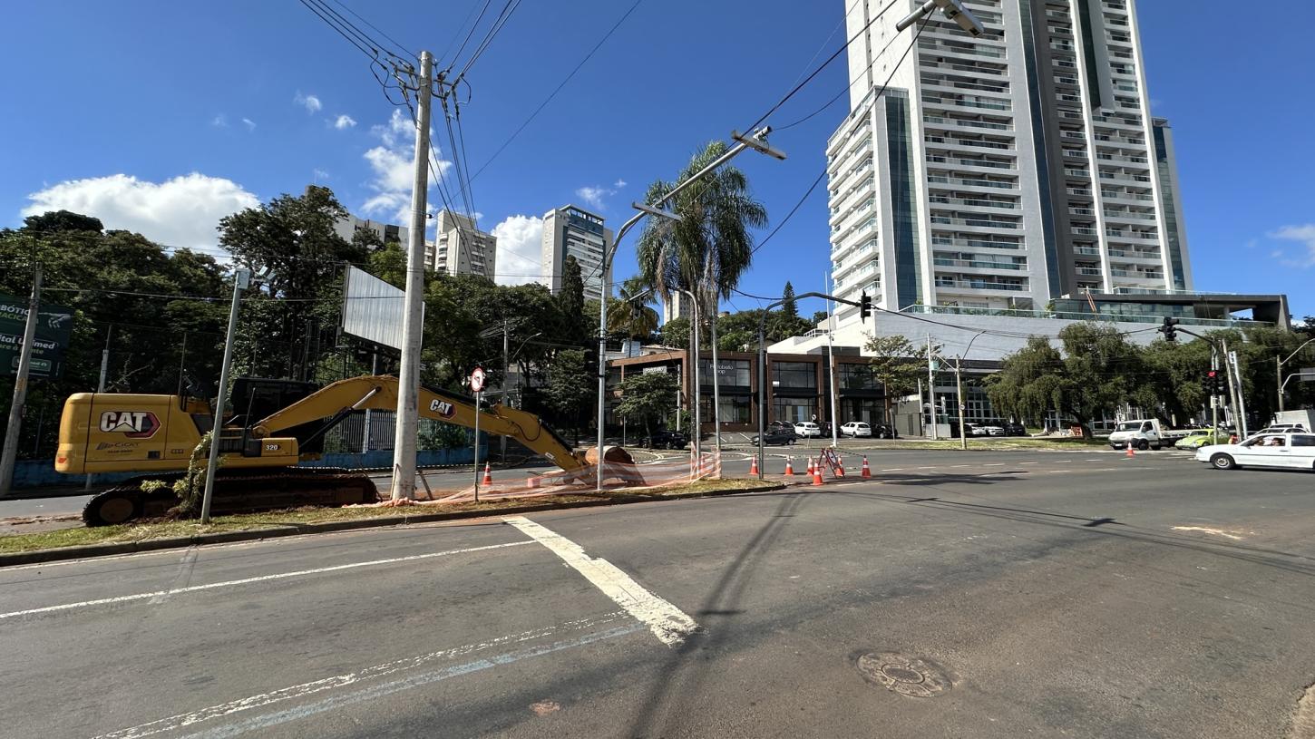 Canalização do Itapeva recebe intervenção corretiva sob a avenida Armando de Salles Oliveira