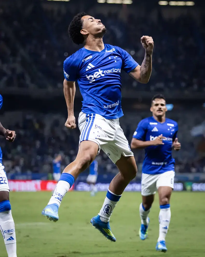Cruzeiro fecha primeiro mês com Artur Jorge com aproveitamento de G4 do Brasileirão; veja estatísticas detalhadas
