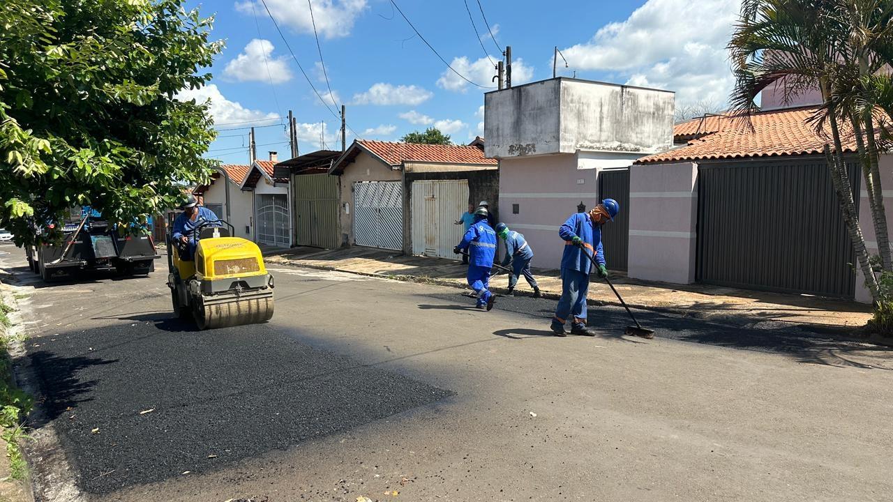 20 vias de 18 bairros do município receberam operação tapa-buraco de 27 a 30/04
