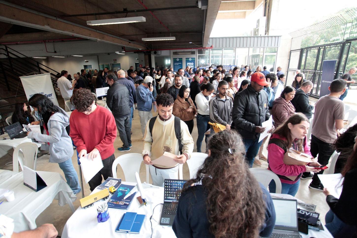 Ação com vagas para empresas do Parque Automotivo reuniu mais de 500 pessoas   