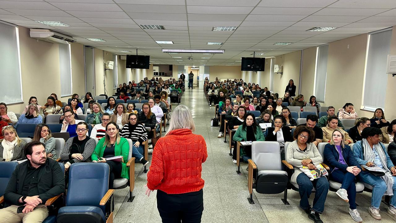 Prefeitura lança política de segurança digital nas escolas municipais