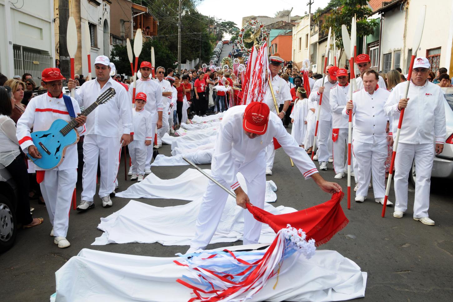 Seresta no Largo marca início das comemorações da Festa do Divino