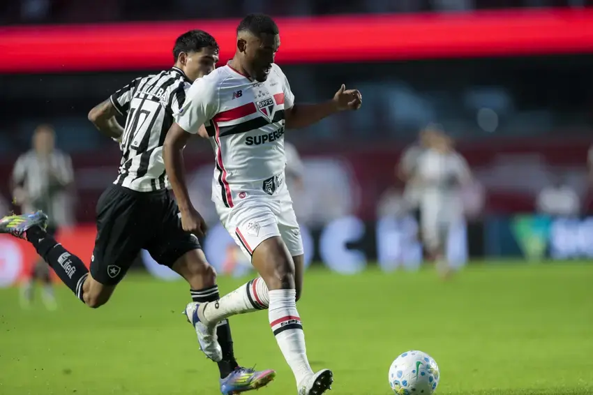 Sob chuva, São Paulo e Botafogo empatam com golaço no fim; dê suas notas