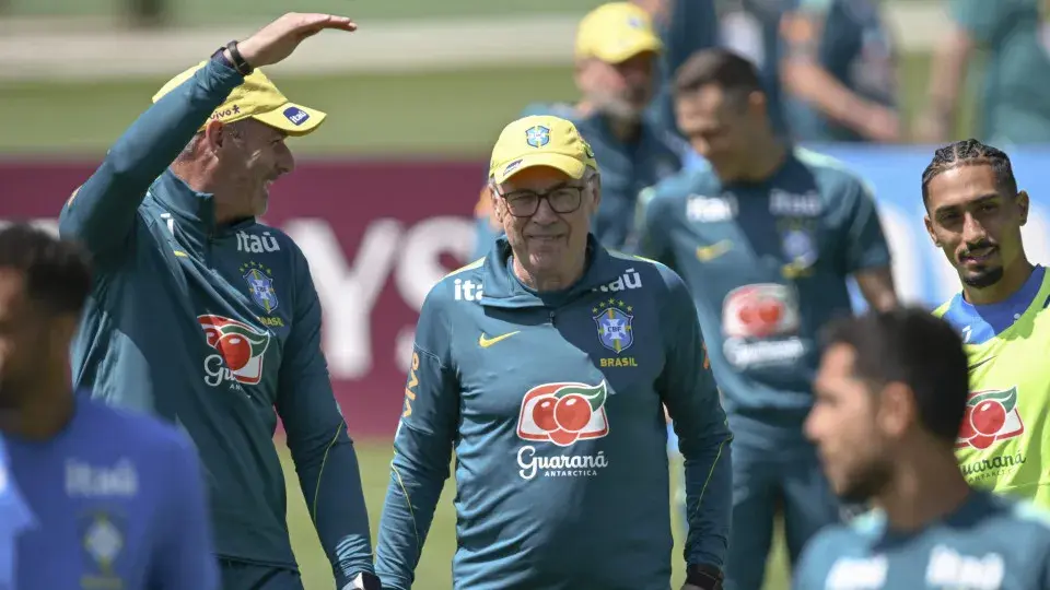 Ainda sem Neymar, Ancelotti mantém mistério sobre escalação para estreia na Copa