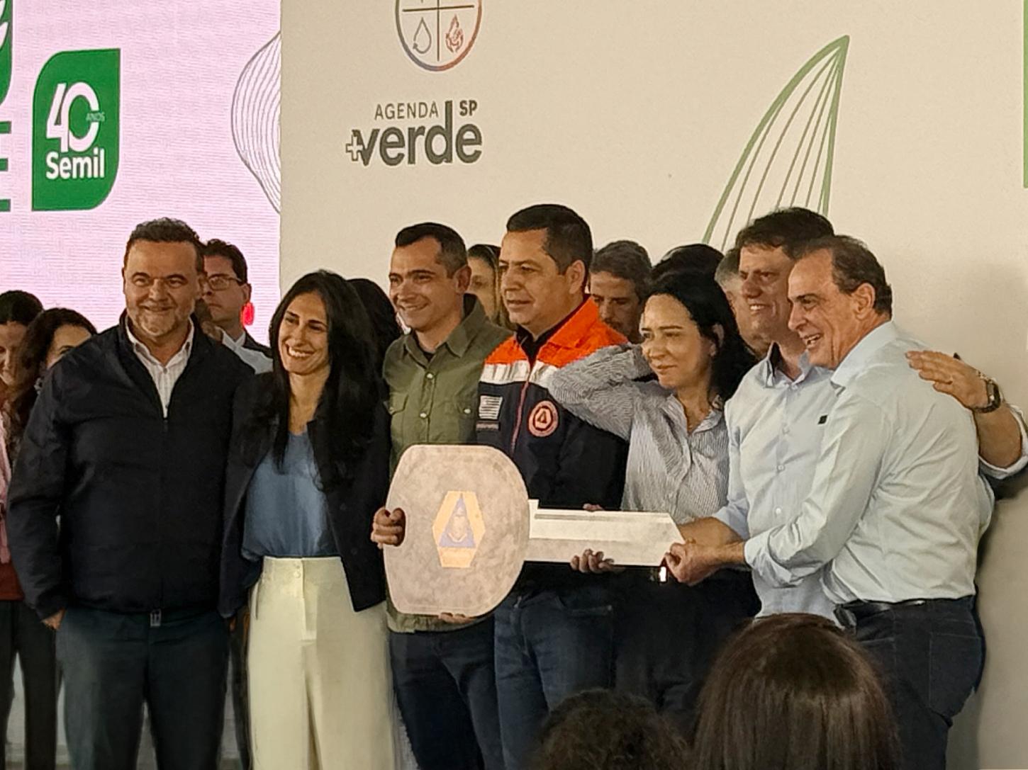 Piracicaba recebe caminhão-pipa de R$ 500 mil para reforçar combate a incêndios urbanos e florestais