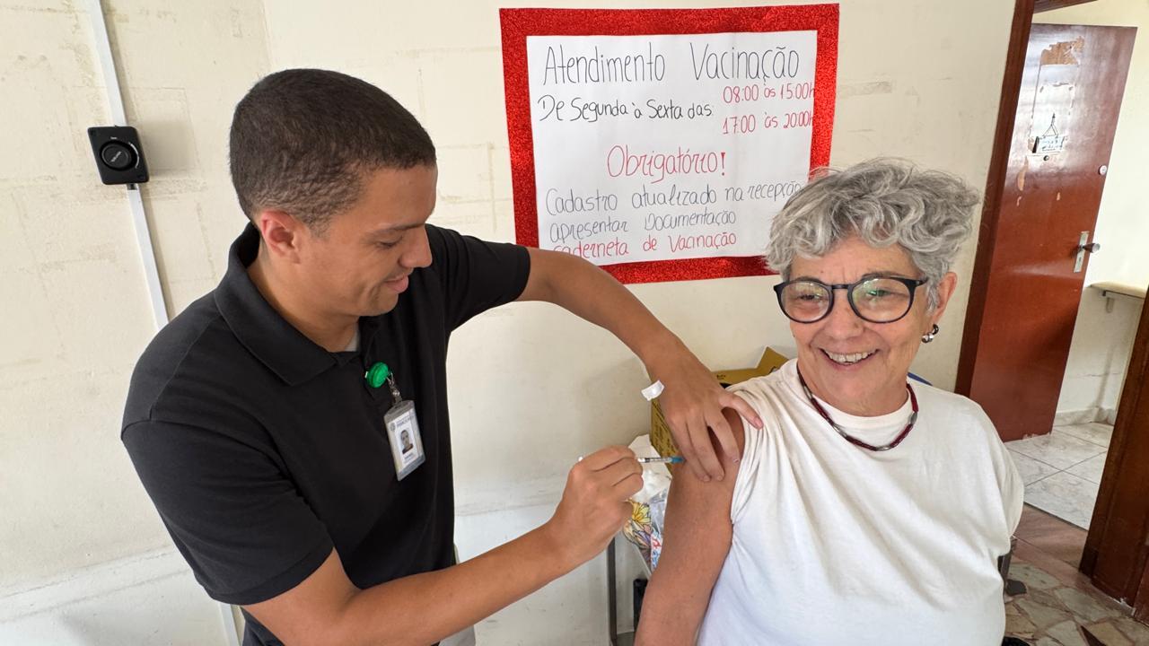 Vacina contra a gripe será oferecida em postos volantes em junho