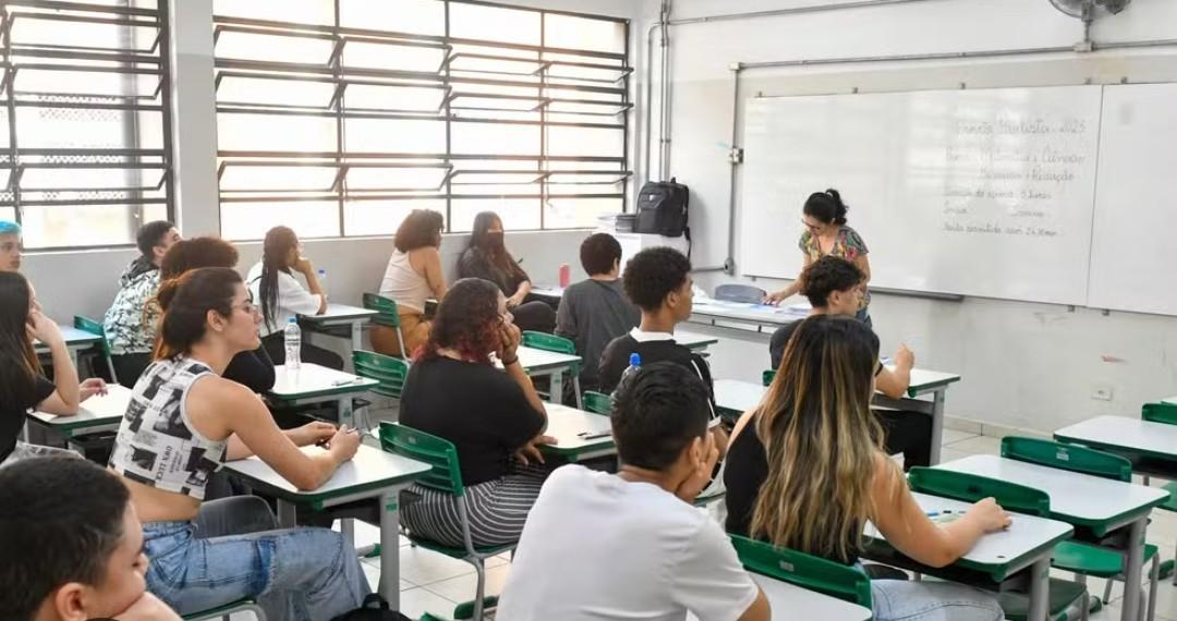 SP avança em todas as etapas da educação básica no Ideb e atinge recorde no Ensino Médio 