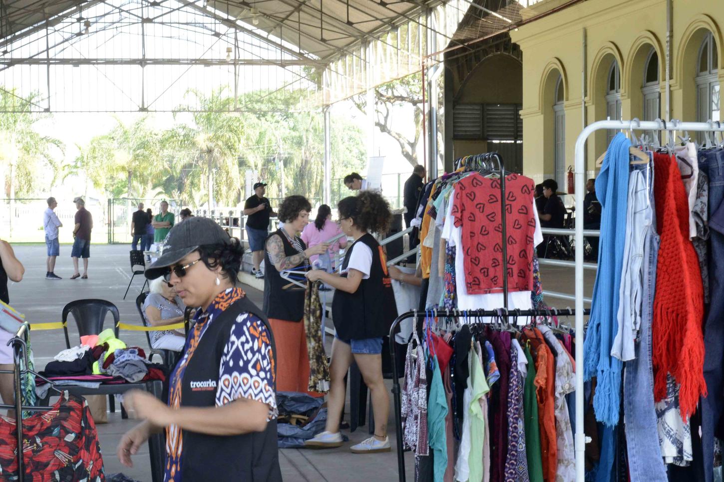 Feira da Barganha promoveu troca e reutilização de objetos na Estação da Paulista