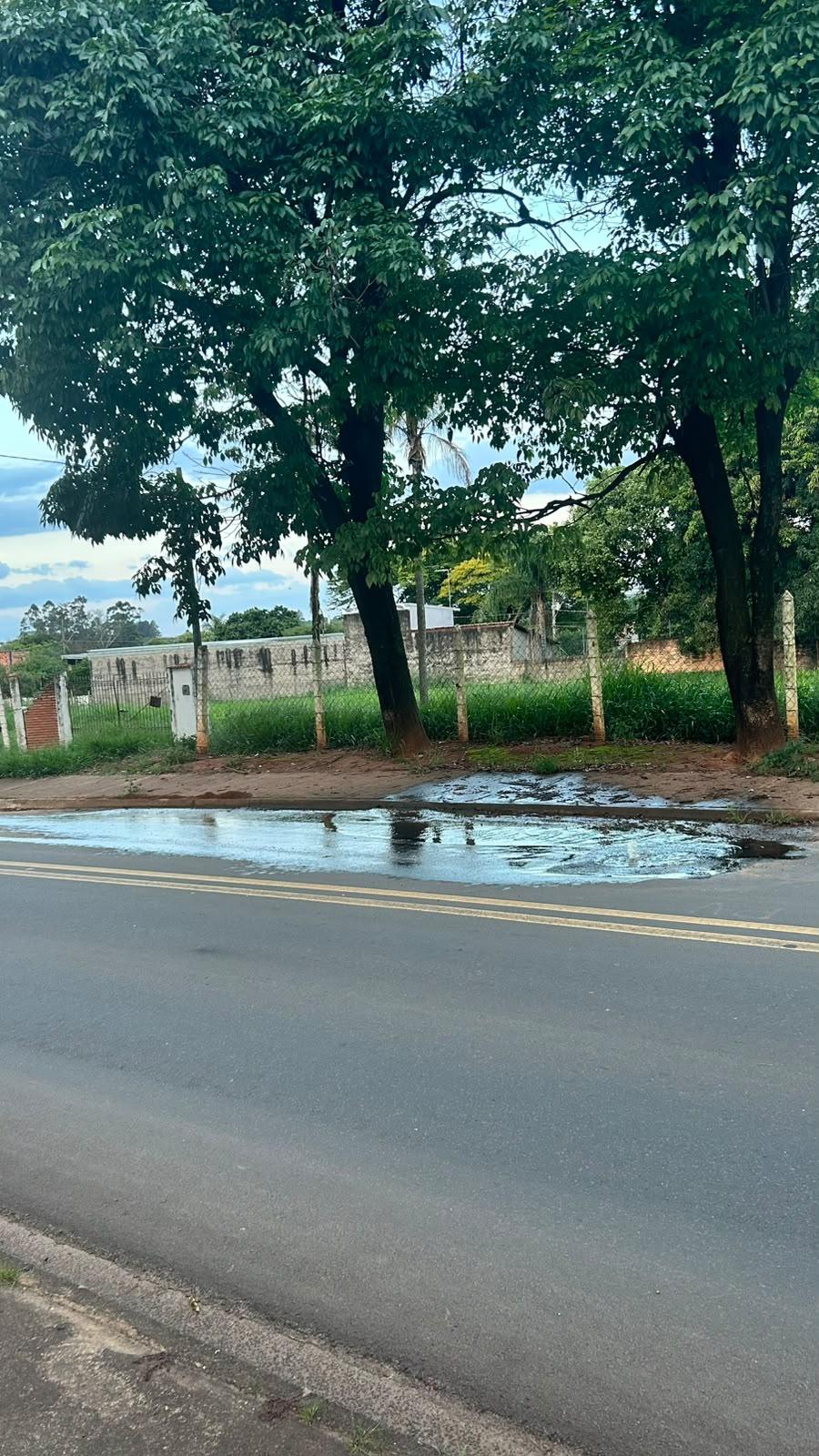 Vazamento na Rua Genoveva Batista Formaggio