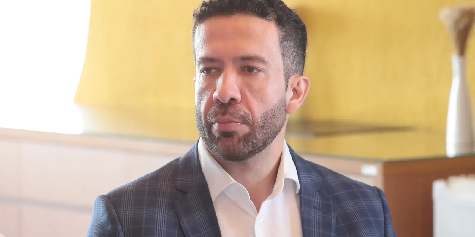 André Janones recebe alta e deixa hospital em São Paulo