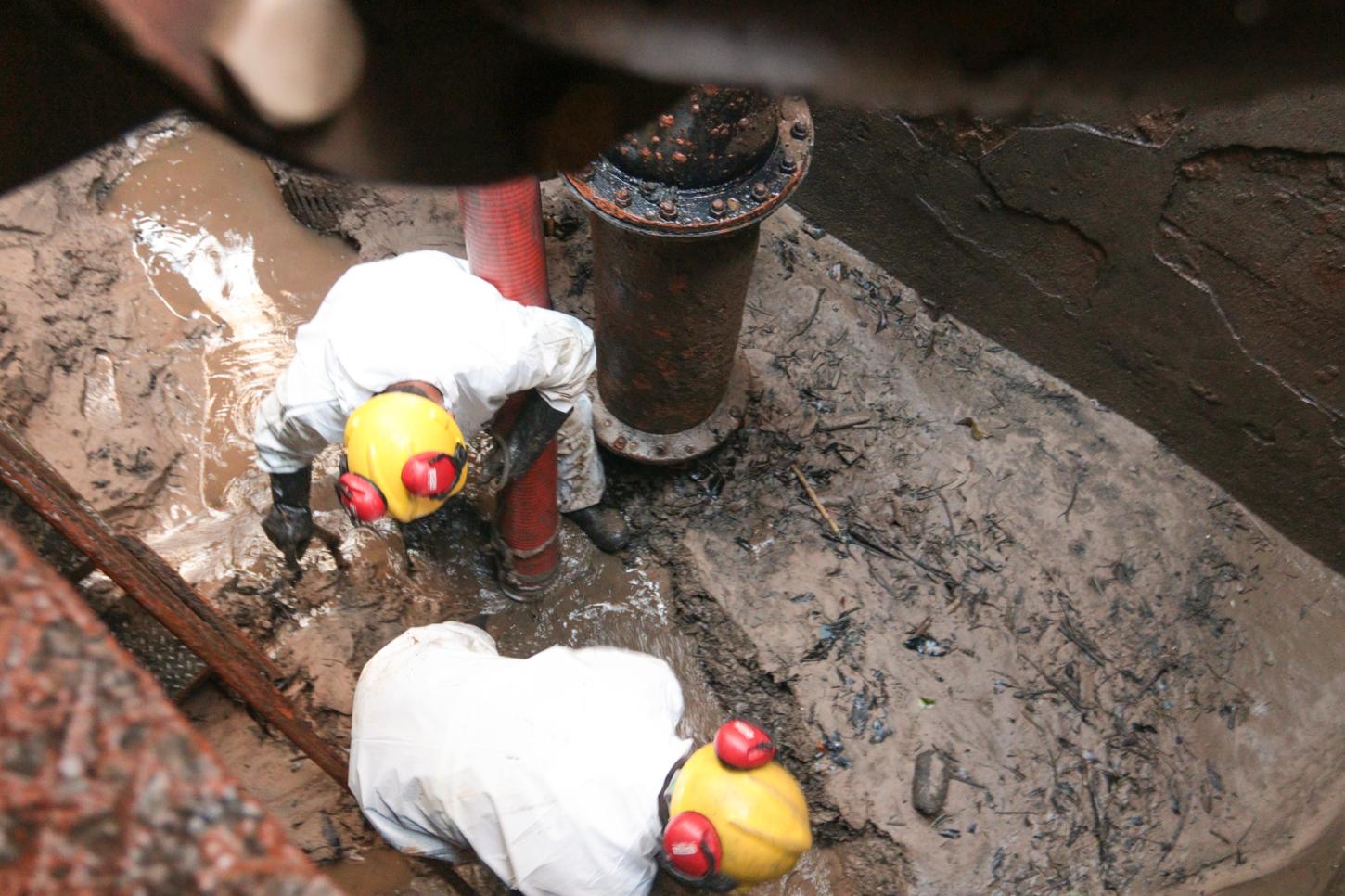 Captação do Rio Piracicaba volta a operar plenamente após retirada de 40 toneladas de resíduos
