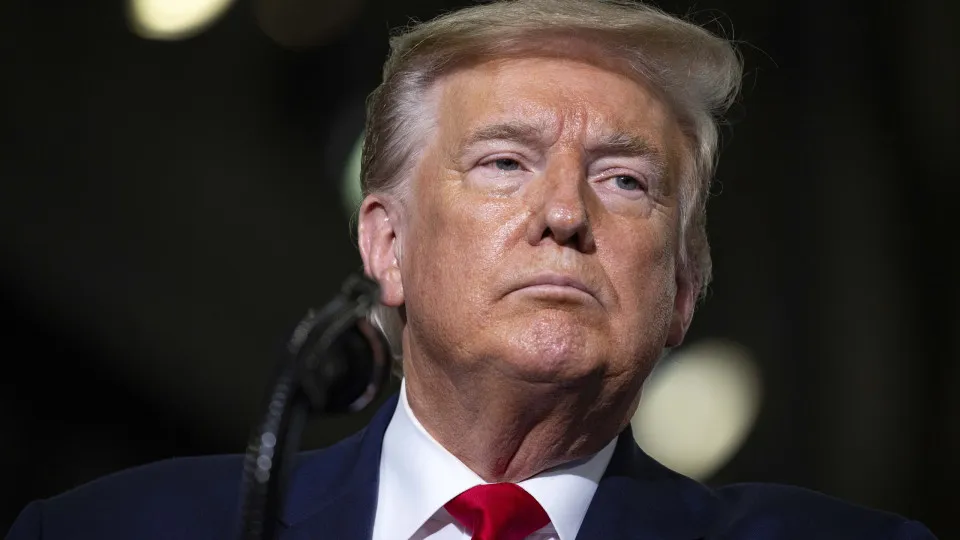 Trump diz que não vai se envolver sobre declaração de Flávio Bolsonaro
