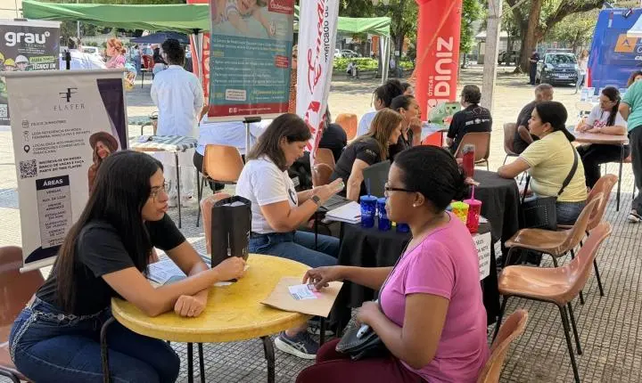 4ª Rota do Trabalho e Empreendedorismo realizou mais de 900 atendimentos na praça José Bonifácio