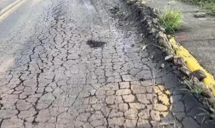 Asfalto cede seis meses após reparos e abre crateras de até 7 metros em bairro de Piracicaba