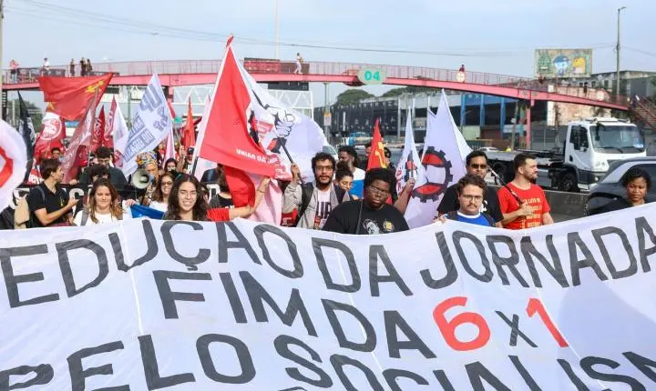 Ato no Rio abre mobilização para pressionar Senado pelo fim da 6x1