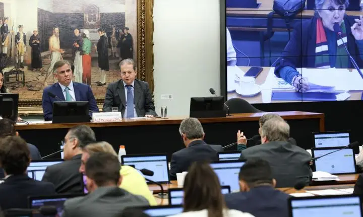 Comissão da Câmara aprova redução da maioridade penal para 16 anos 