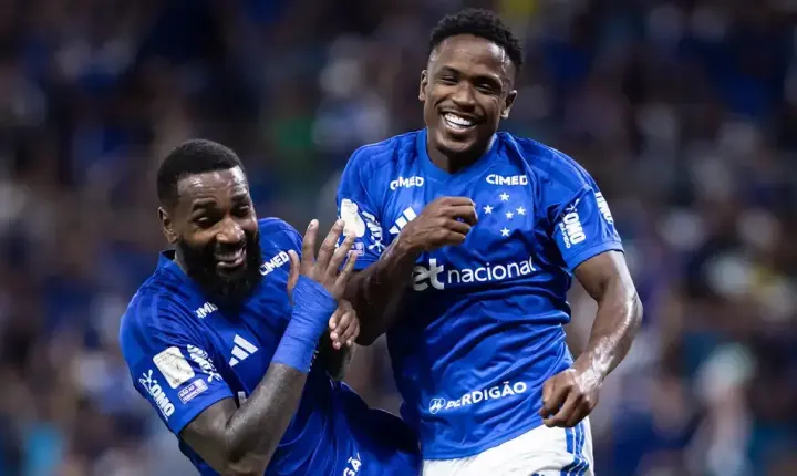 Cruzeiro leva susto no fim, mas vence a Chapecoense no Mineirão; dê suas notas