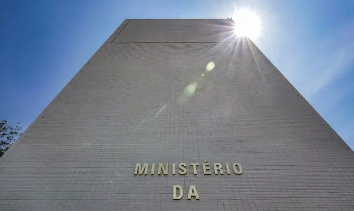 Defesa e Cidades lideram bloqueios no Orçamento de 2026
