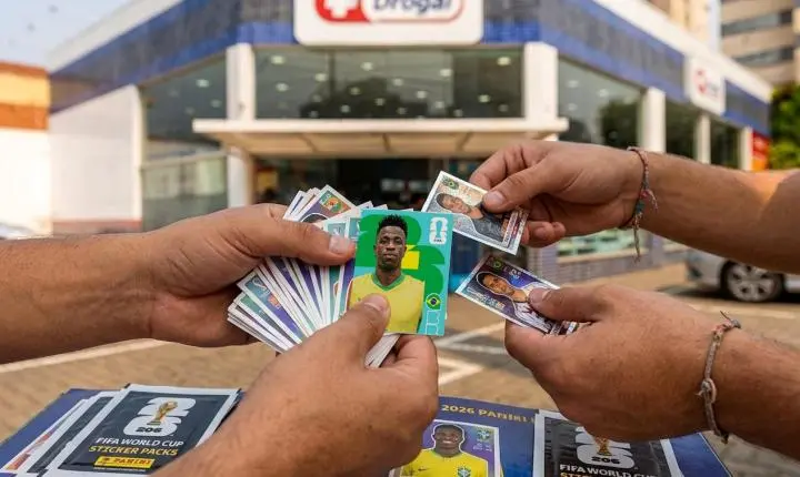 Drogal realiza aos domingos encontros para troca de figurinhas