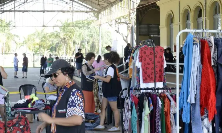 Feira da Barganha promoveu troca e reutilização de objetos na Estação da Paulista