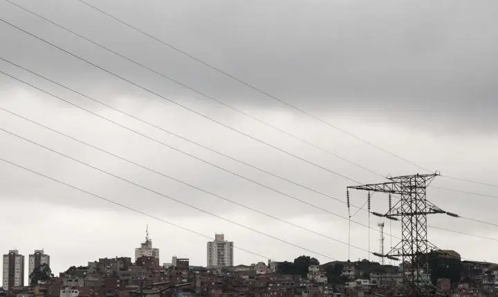 Fim de semana será de temporal no Sudeste e chuva intensa no Norte  