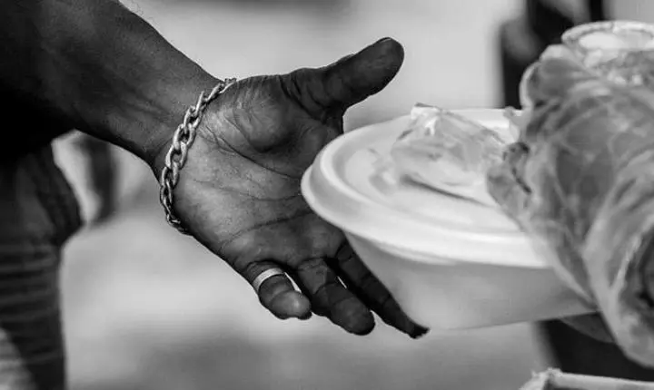 Justiça derruba lei de Piracicaba que punia doações de alimentos — e decisão expõe excesso de burocracia da Prefeitura