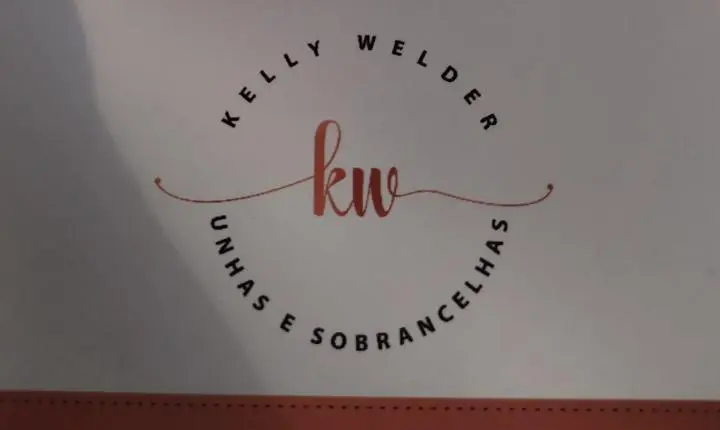 Kelly Welder - Unhas e Sobrancelhas