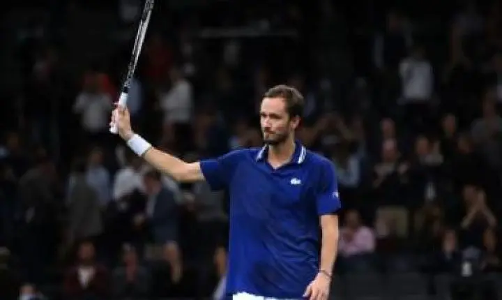 Medvedev avança às oitavas de final do ATP 500 de Viena